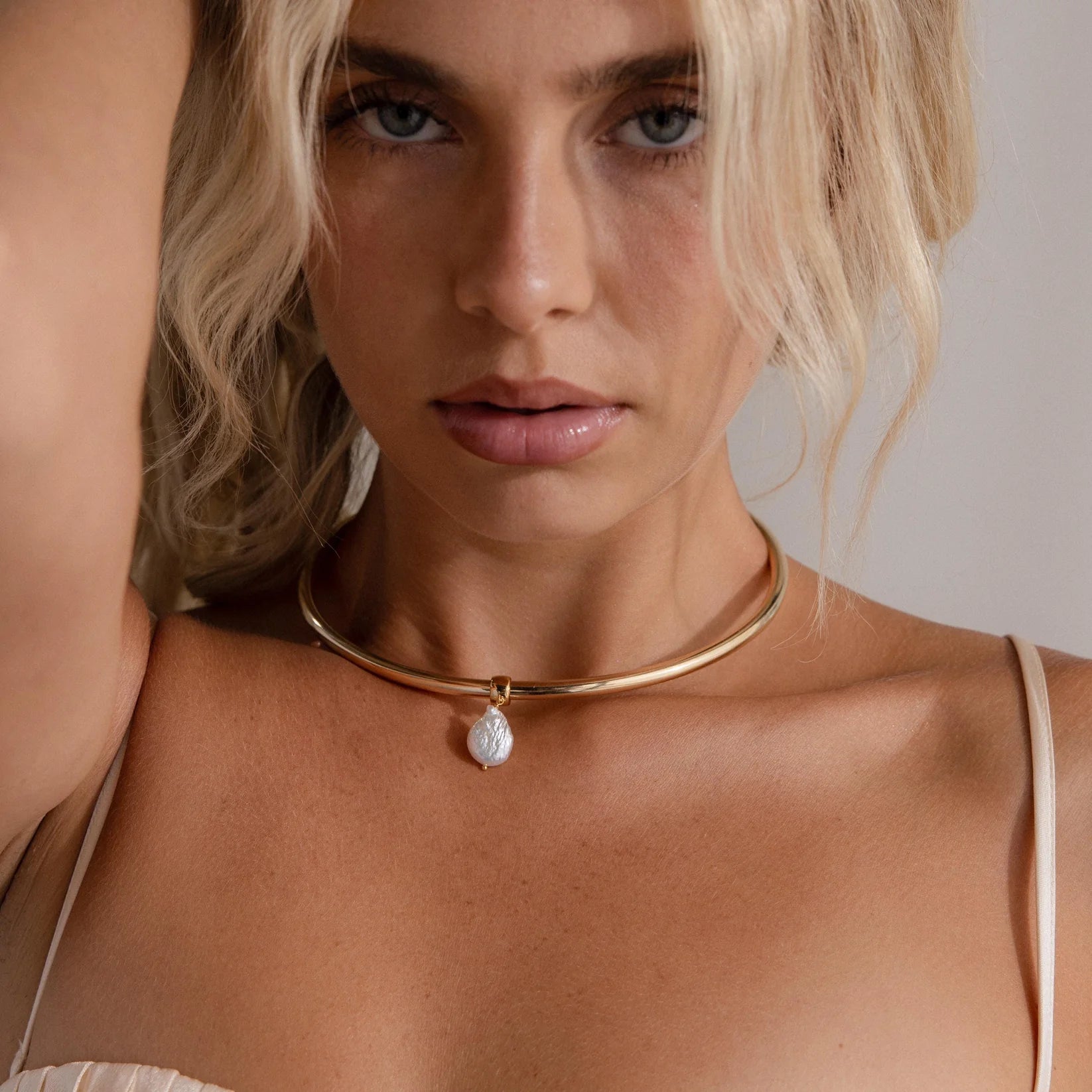 Pearl Cuff Choker Necklace