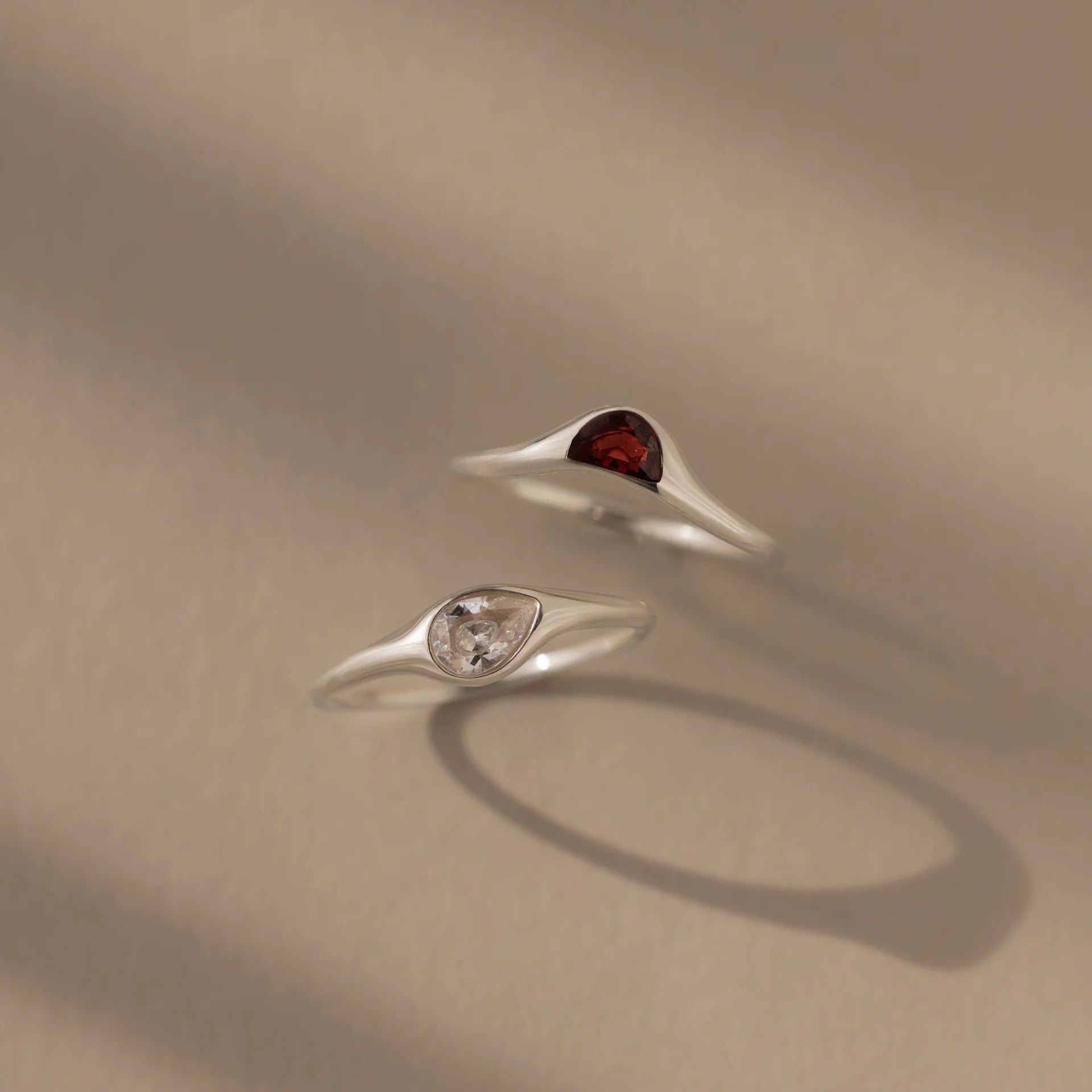 Sculpted Toi et Moi Ring Set